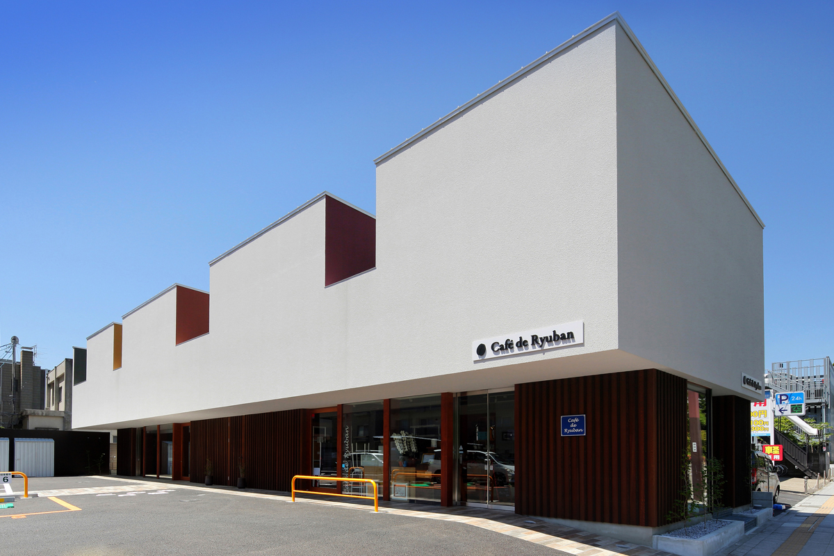 コフレ・ア・ビジュー 医学部正門前