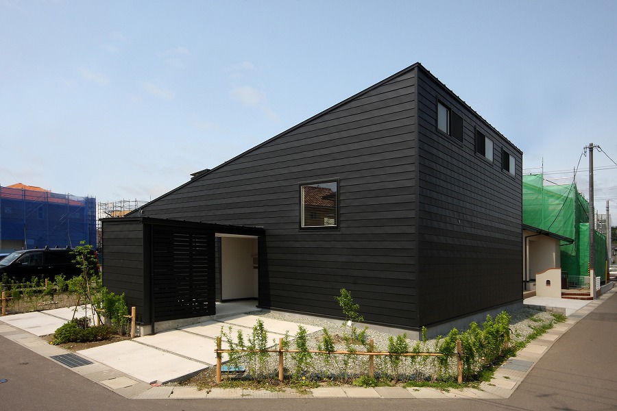 中庭のあるスキップフロアの家