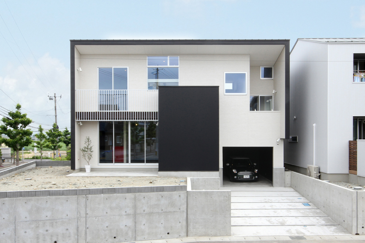 スキップフロアのあるガレージハウス